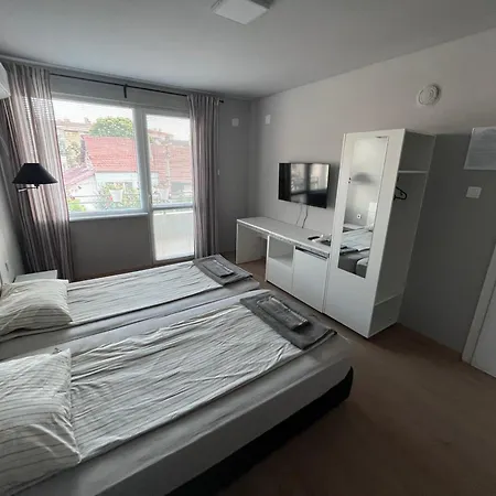 за гости Villy 3* Kazanlŭk