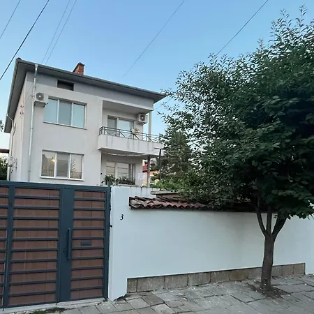 за гости Villy Kazanlŭk