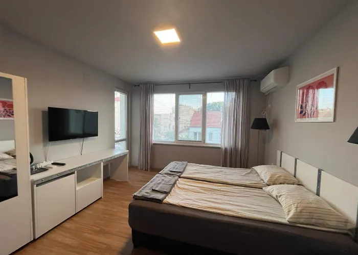 за гости Villy 招待所 卡赞勒克